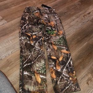 New women’s under armor pants size 8